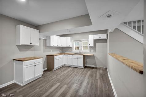 295 E 238th Street Euclid OH 44123