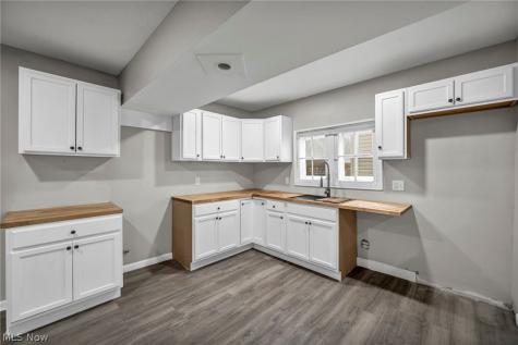 295 E 238th Street Euclid OH 44123