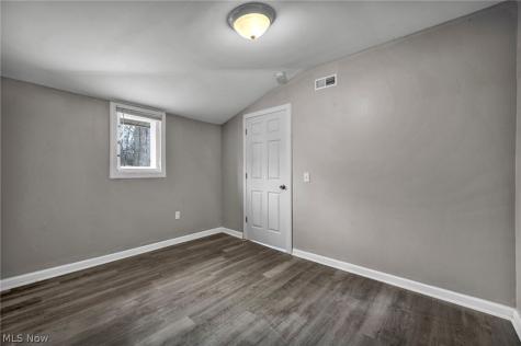 295 E 238th Street Euclid OH 44123