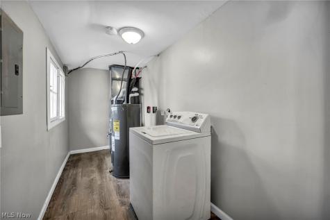 295 E 238th Street Euclid OH 44123