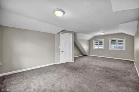 295 E 238th Street Euclid OH 44123