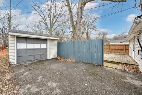 295 E 238th Street Euclid OH 44123