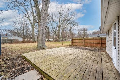 295 E 238th Street Euclid OH 44123