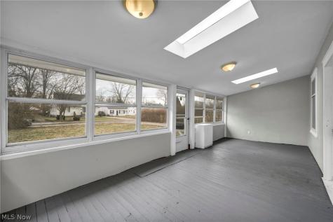 295 E 238th Street Euclid OH 44123