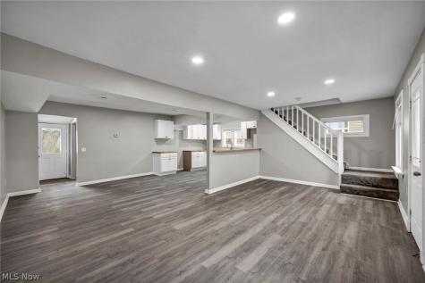 295 E 238th Street Euclid OH 44123