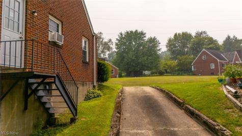 1496 Columbus Circle Steubenville OH 43952