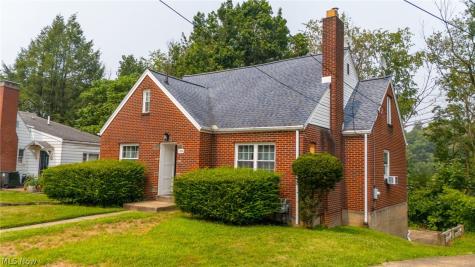 1496 Columbus Circle Steubenville OH 43952