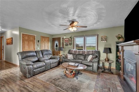 1540 Cinnamon Drive S West Salem OH 44287