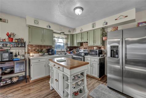 1540 Cinnamon Drive S West Salem OH 44287