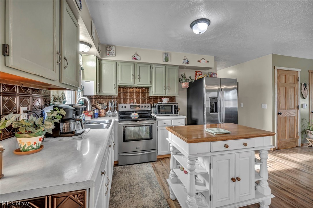 1540 Cinnamon Drive S West Salem OH 44287