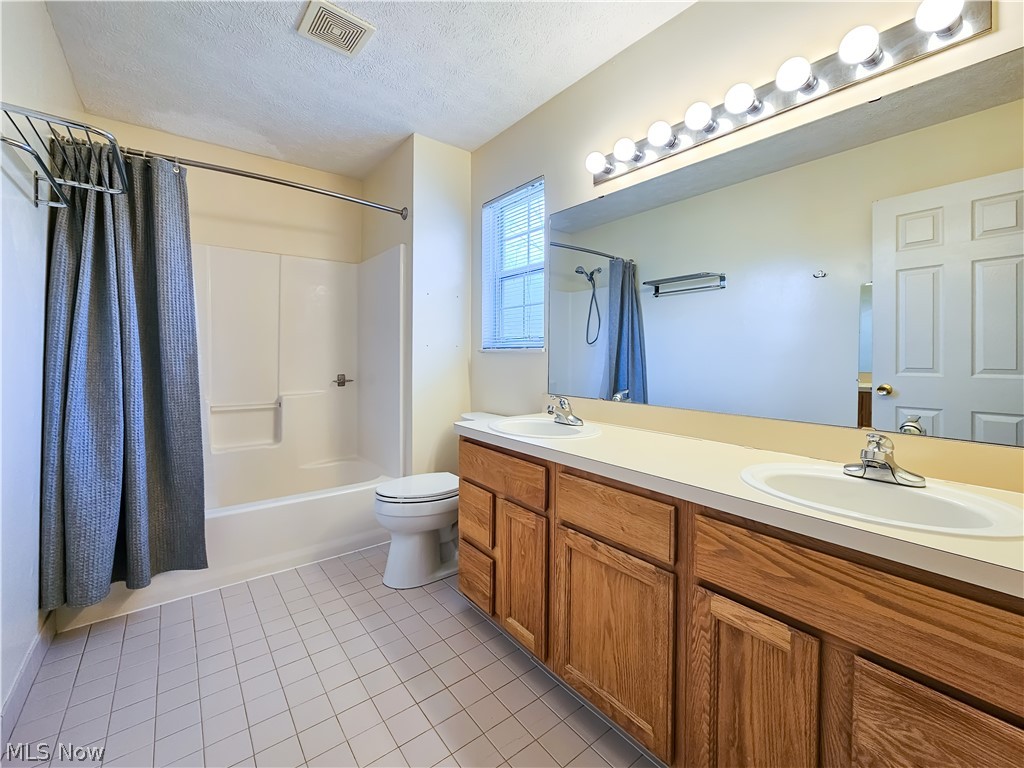 8633 Redtail Court Macedonia OH 44056