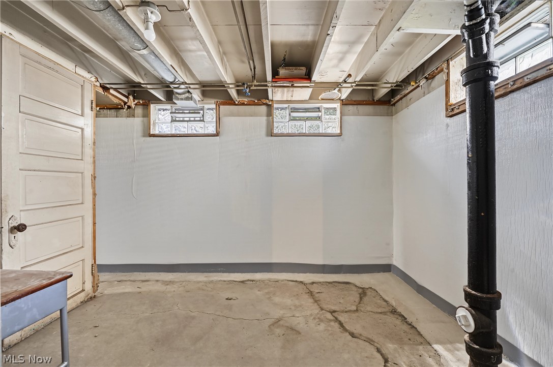 323 E Prospect Street Girard OH 44420