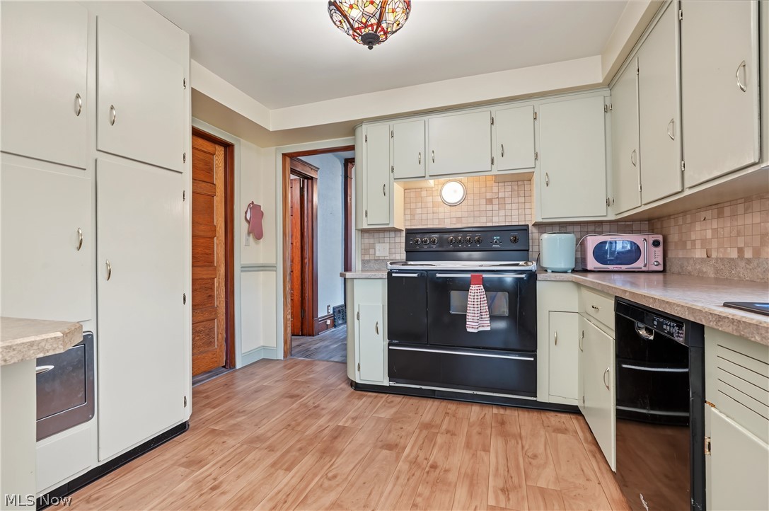 323 E Prospect Street Girard OH 44420