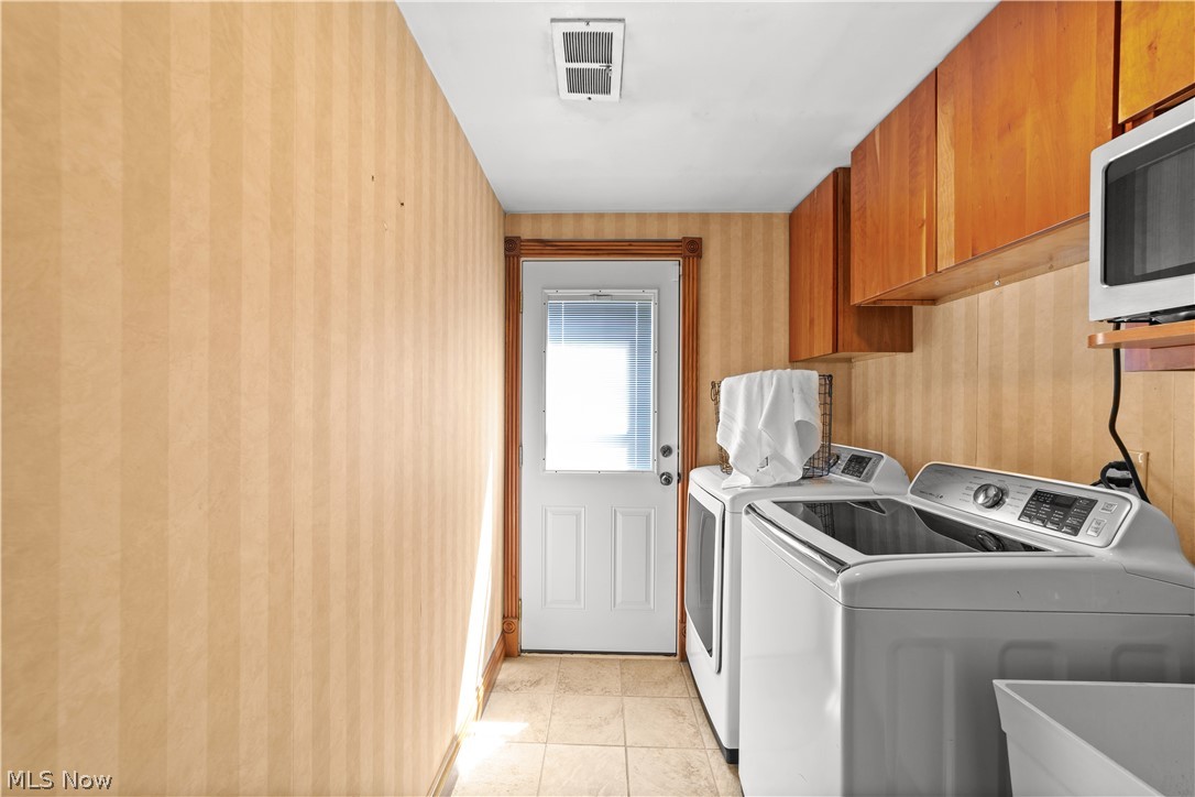 8730 Bainbridge Road Chagrin Falls OH 44023