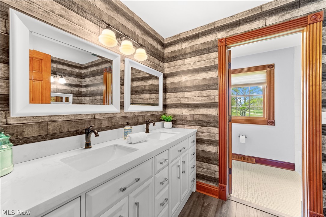 8730 Bainbridge Road Chagrin Falls OH 44023