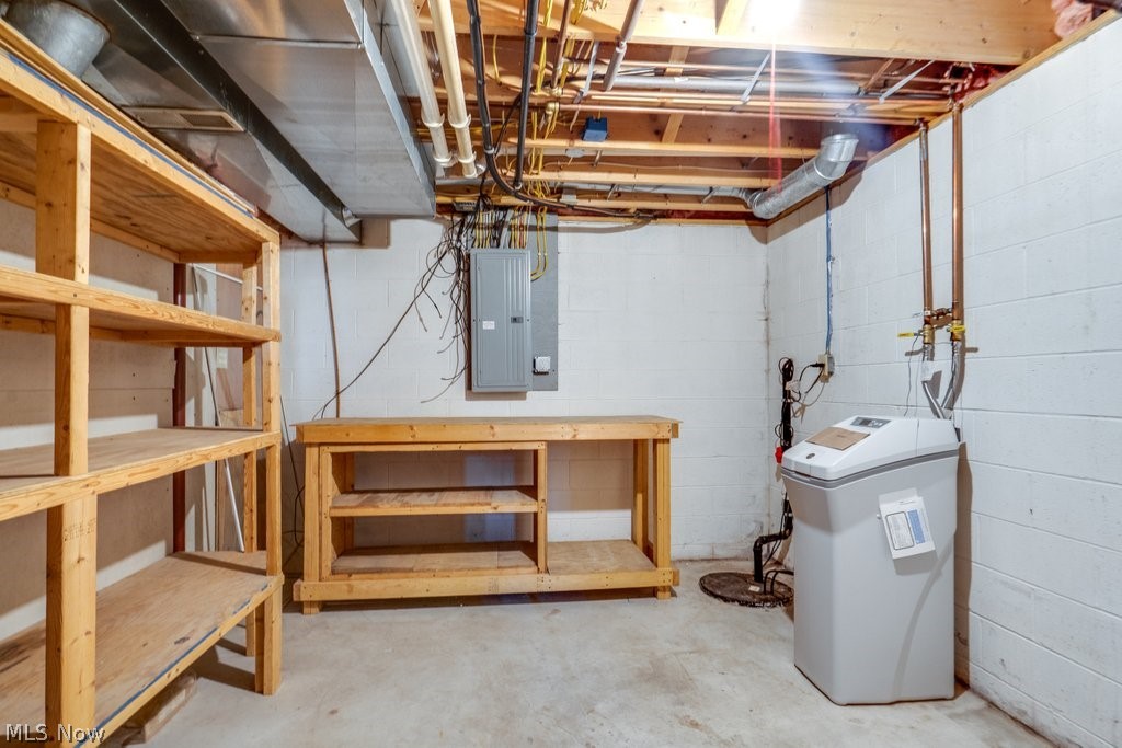 344 2nd Street SW Brewster OH 44613