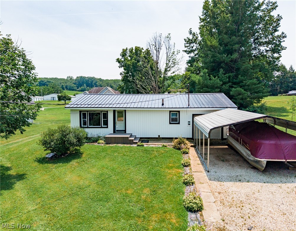 6102 Vale View Drive SW Sherrodsville OH 44675