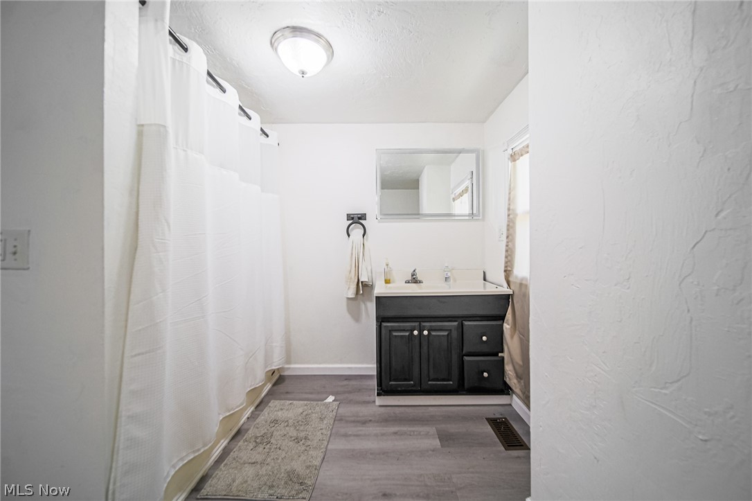6102 Vale View Drive SW Sherrodsville OH 44675