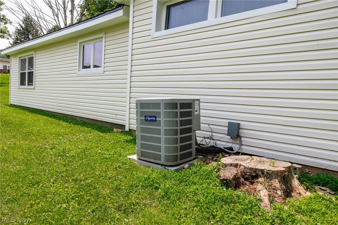 6102 Vale View Drive SW Sherrodsville OH 44675
