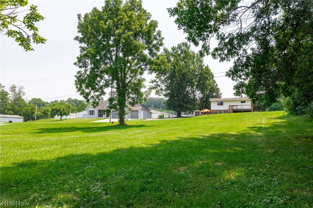 6102 Vale View Drive SW Sherrodsville OH 44675