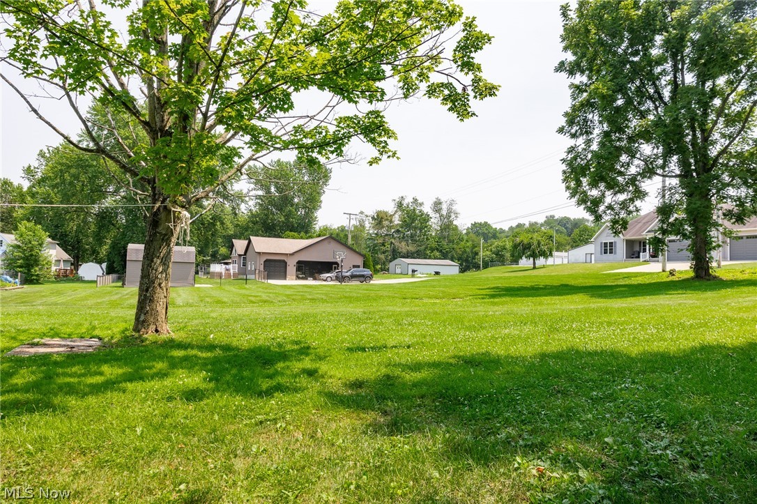 6102 Vale View Drive SW Sherrodsville OH 44675