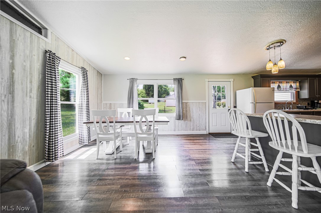6102 Vale View Drive SW Sherrodsville OH 44675