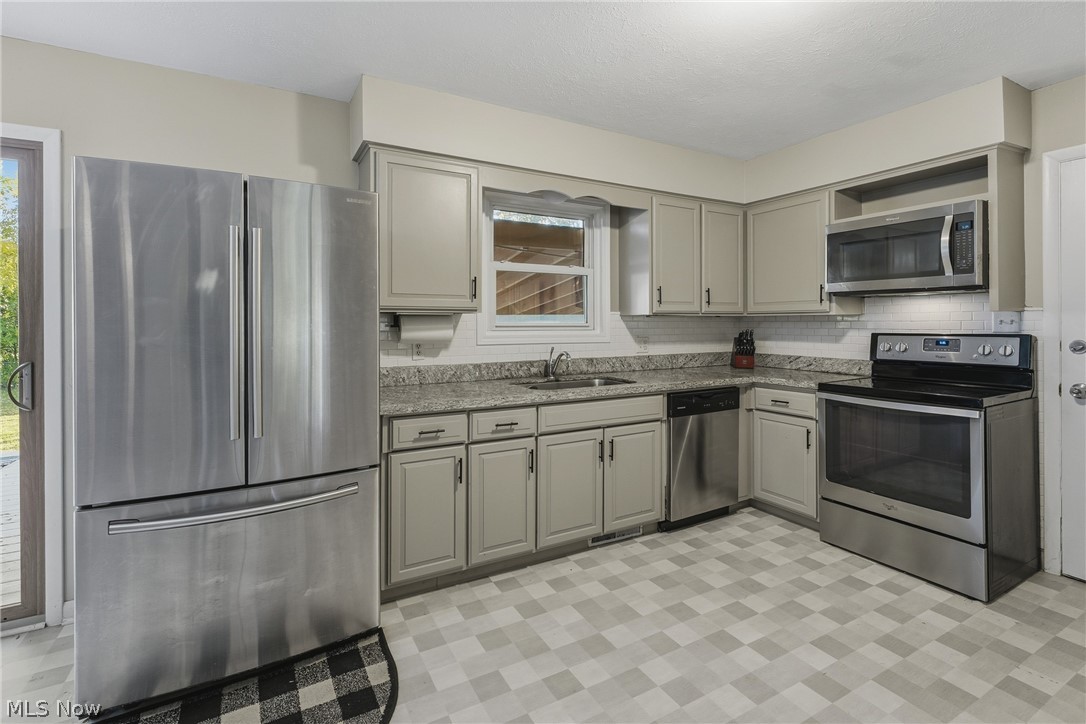 5094 Bob O Link Street NW North Canton OH 44720