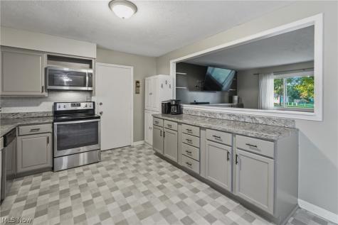 5094 Bob O Link Street NW North Canton OH 44720