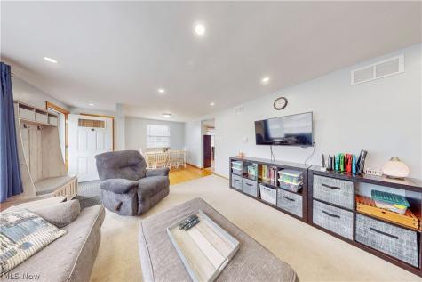 145 Pembroke Road Steubenville OH 43953