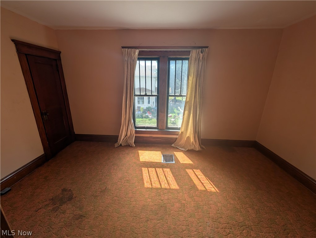1211 Chestnut Street Coshocton OH 43812