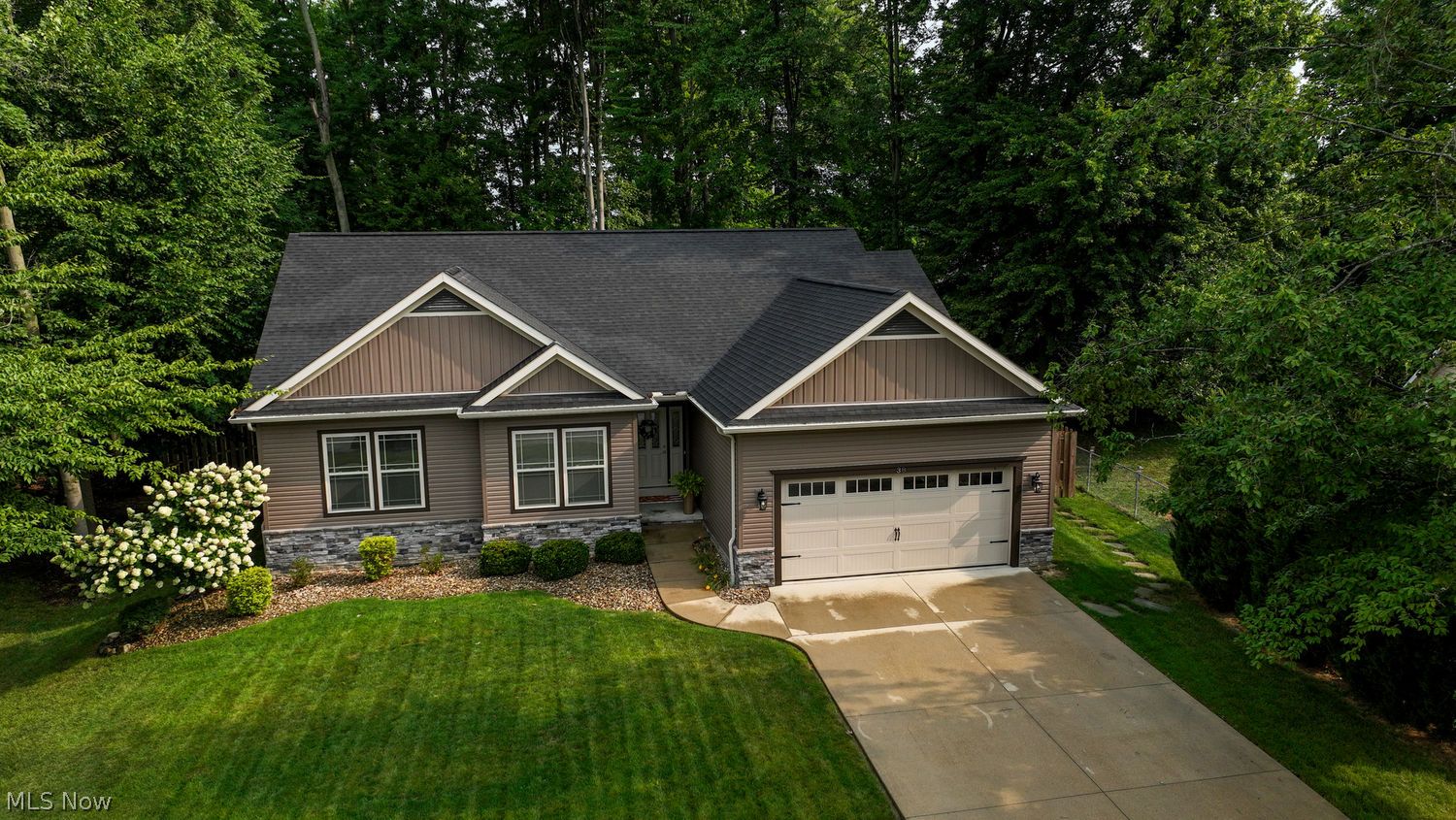 38 W Maple Drive Seville OH 44273