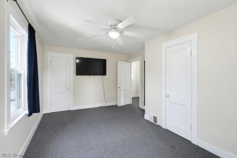 4214 Longwood Avenue Parma OH 44134