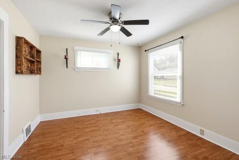 4214 Longwood Avenue Parma OH 44134