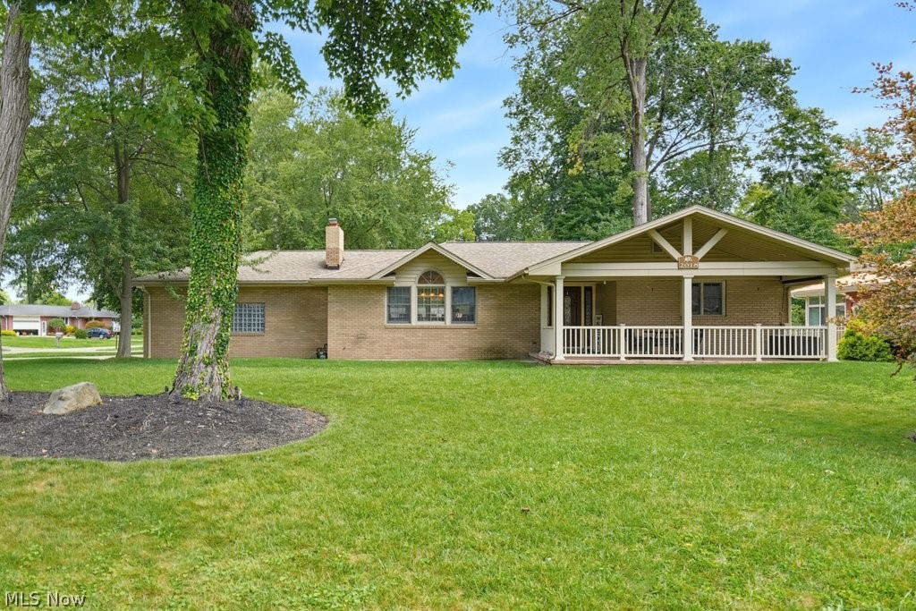 2018 Roberts Lane NE Warren OH 44483