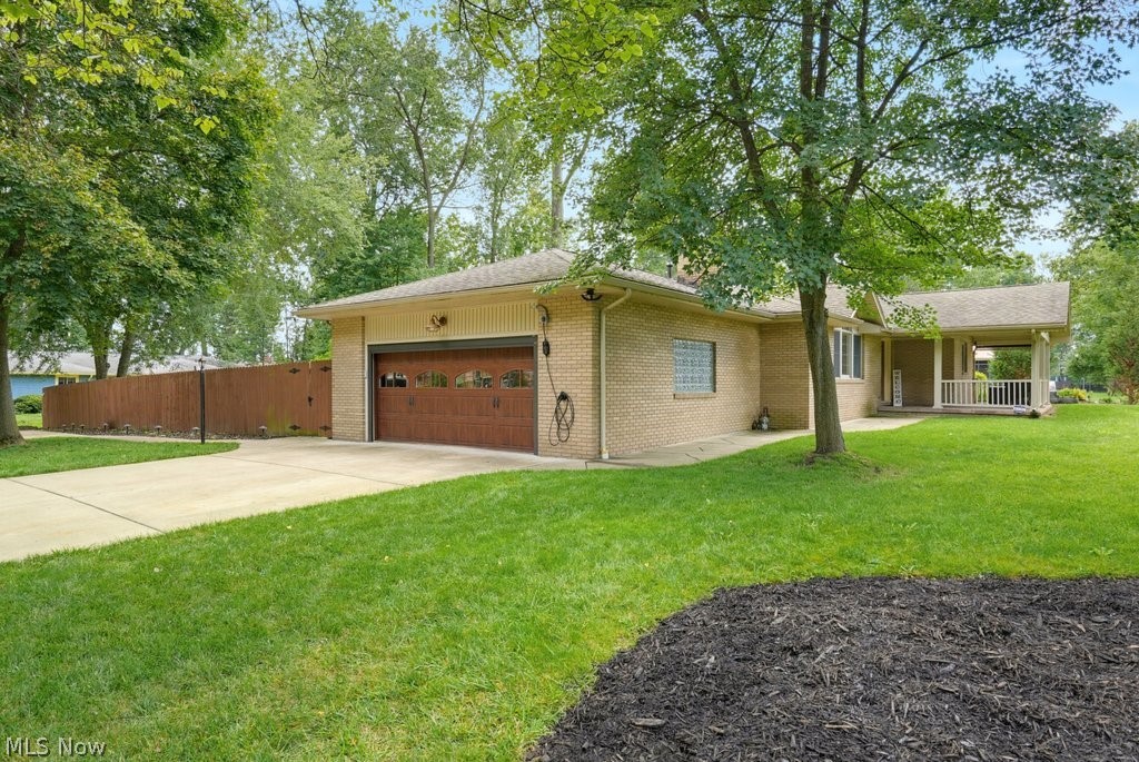 2018 Roberts Lane NE Warren OH 44483