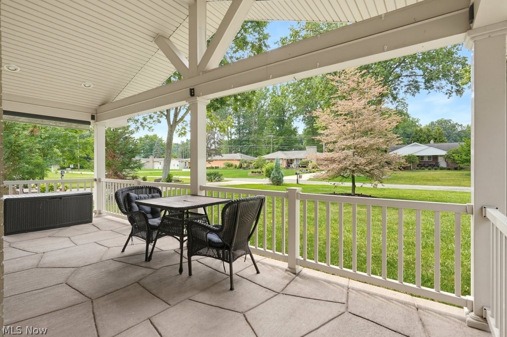 2018 Roberts Lane NE Warren OH 44483