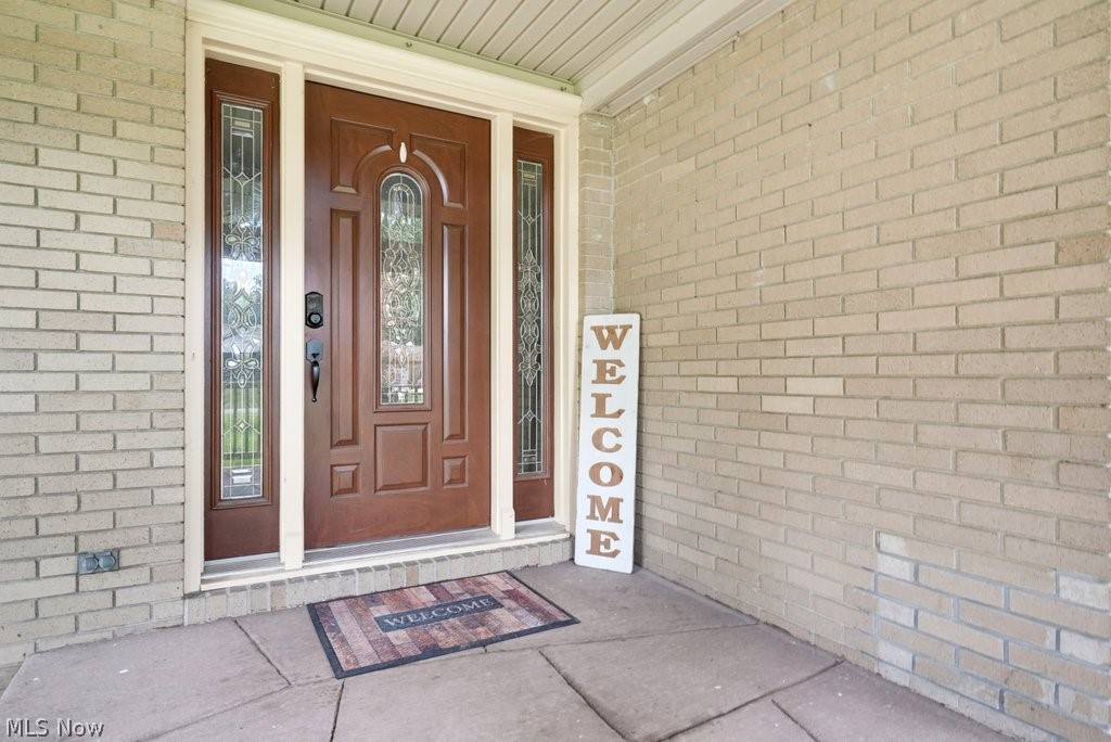 2018 Roberts Lane NE Warren OH 44483