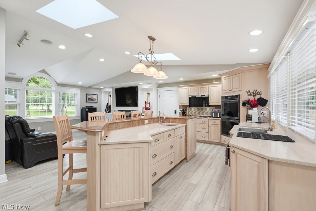 2018 Roberts Lane NE Warren OH 44483