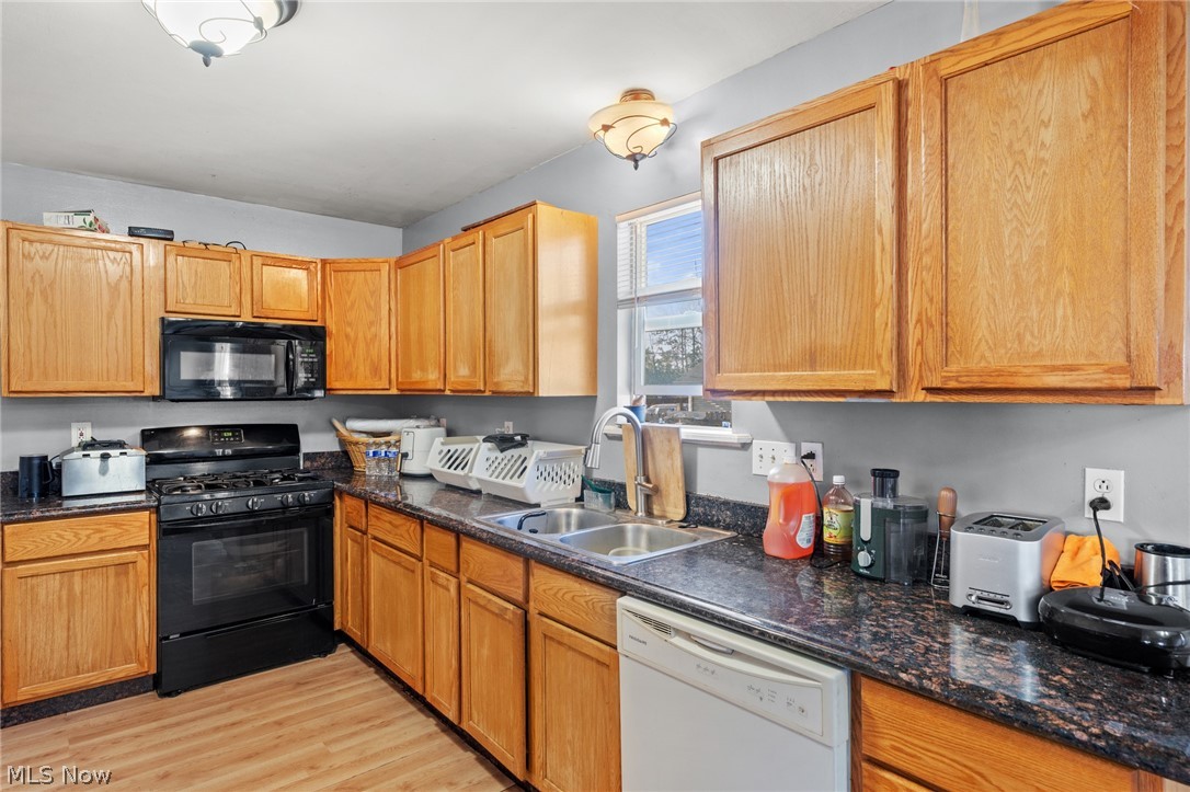 12505 Grimsby Avenue Cleveland OH 44135
