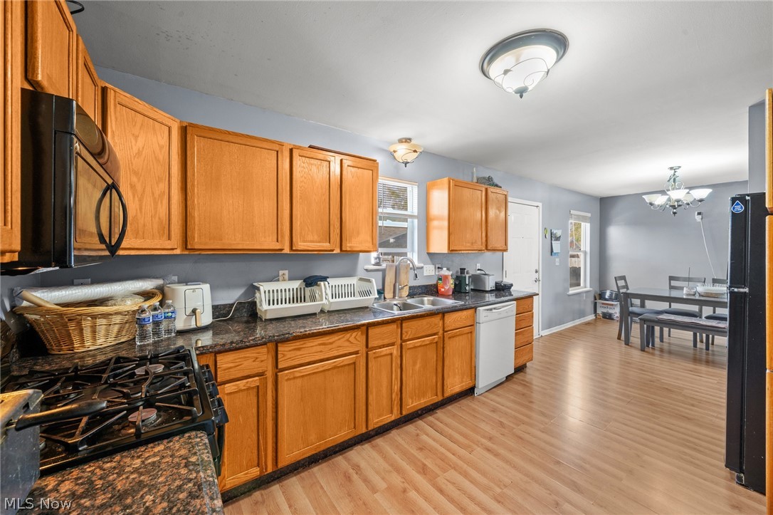 12505 Grimsby Avenue Cleveland OH 44135