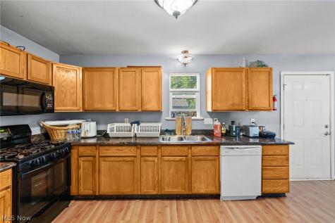 12505 Grimsby Avenue Cleveland OH 44135