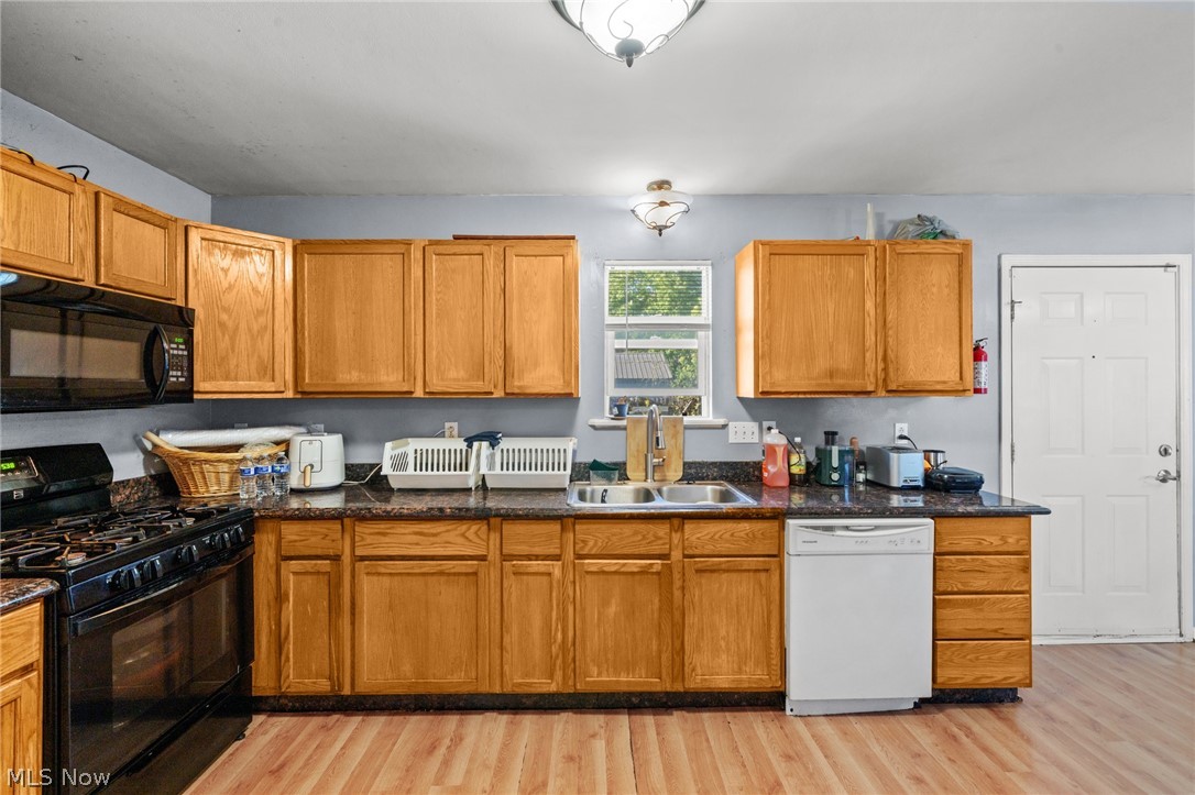 12505 Grimsby Avenue Cleveland OH 44135