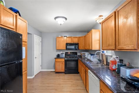 12505 Grimsby Avenue Cleveland OH 44135