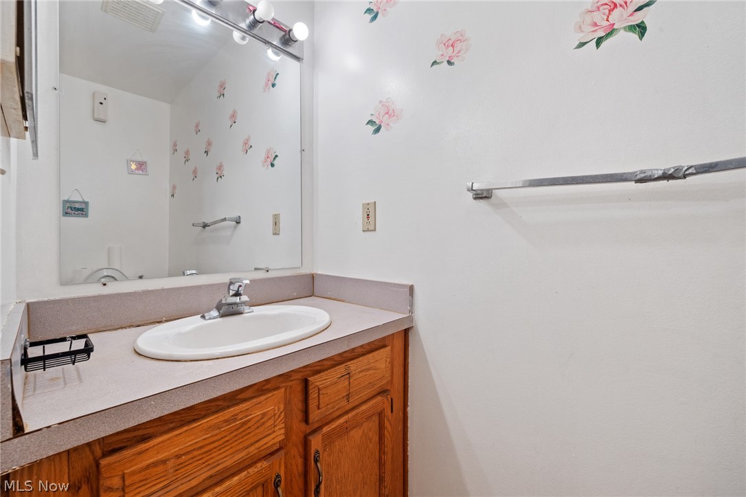 12505 Grimsby Avenue Cleveland OH 44135