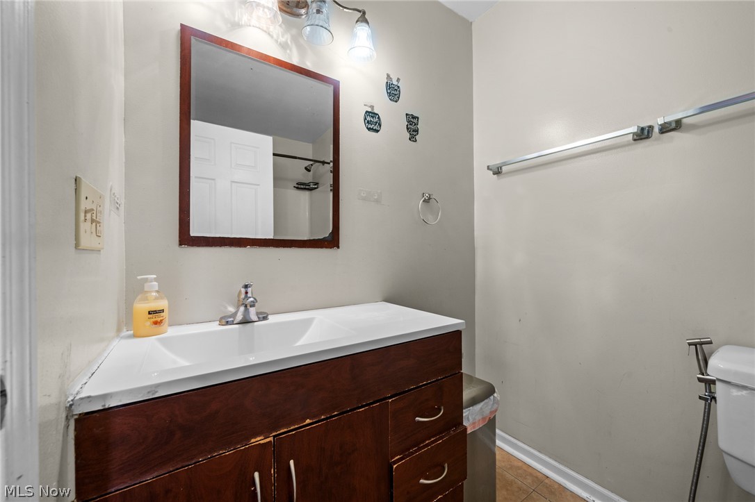12505 Grimsby Avenue Cleveland OH 44135