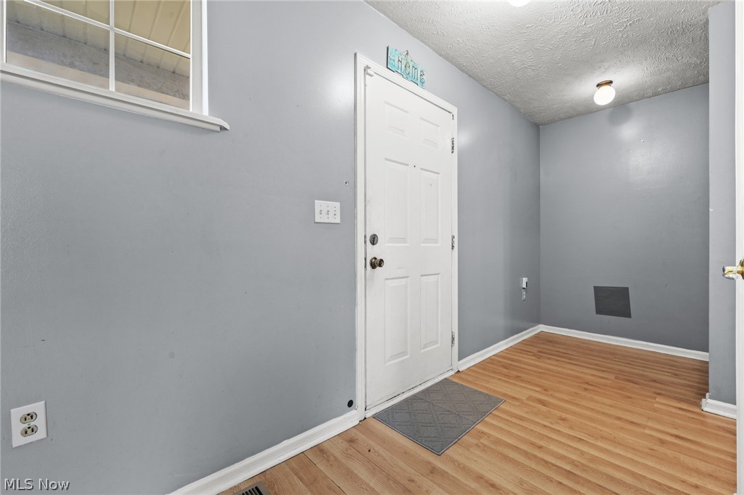 12505 Grimsby Avenue Cleveland OH 44135
