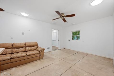 115 Avon Point Avon Lake OH 44012