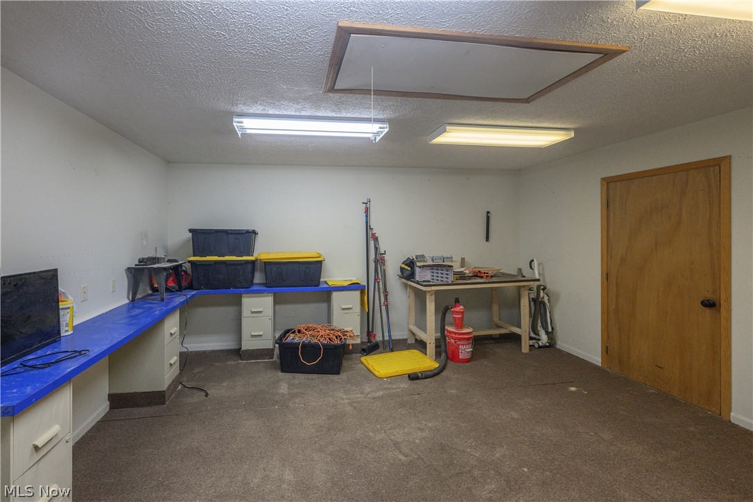 6091 Mills Drive SE Uhrichsville OH 44683