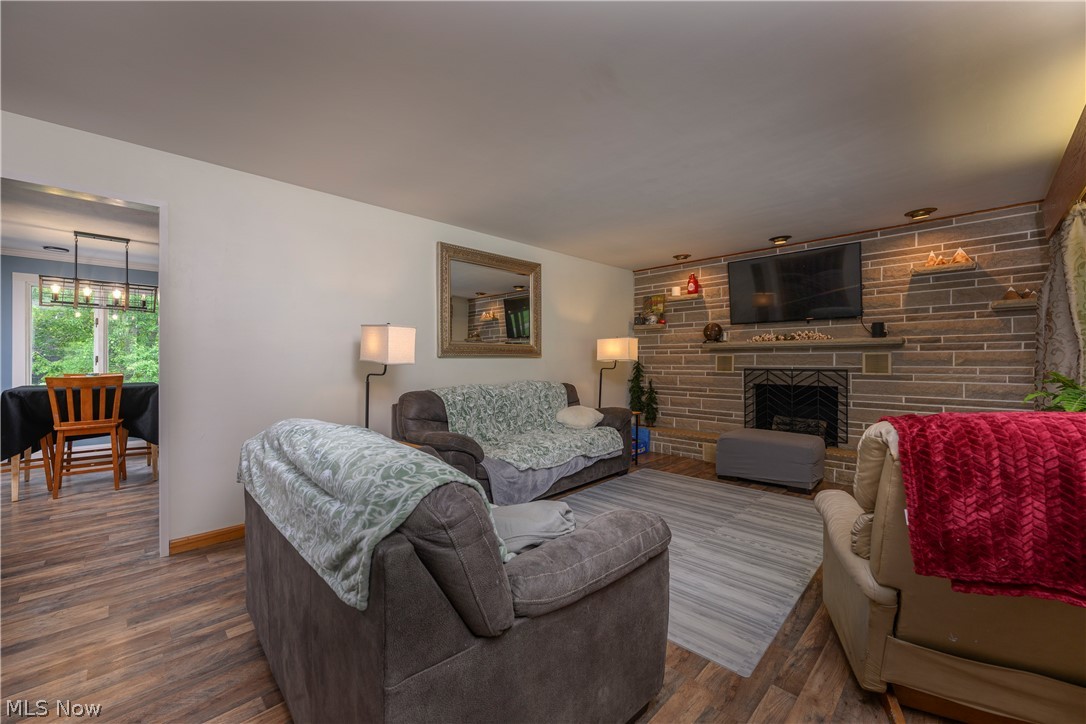6091 Mills Drive SE Uhrichsville OH 44683