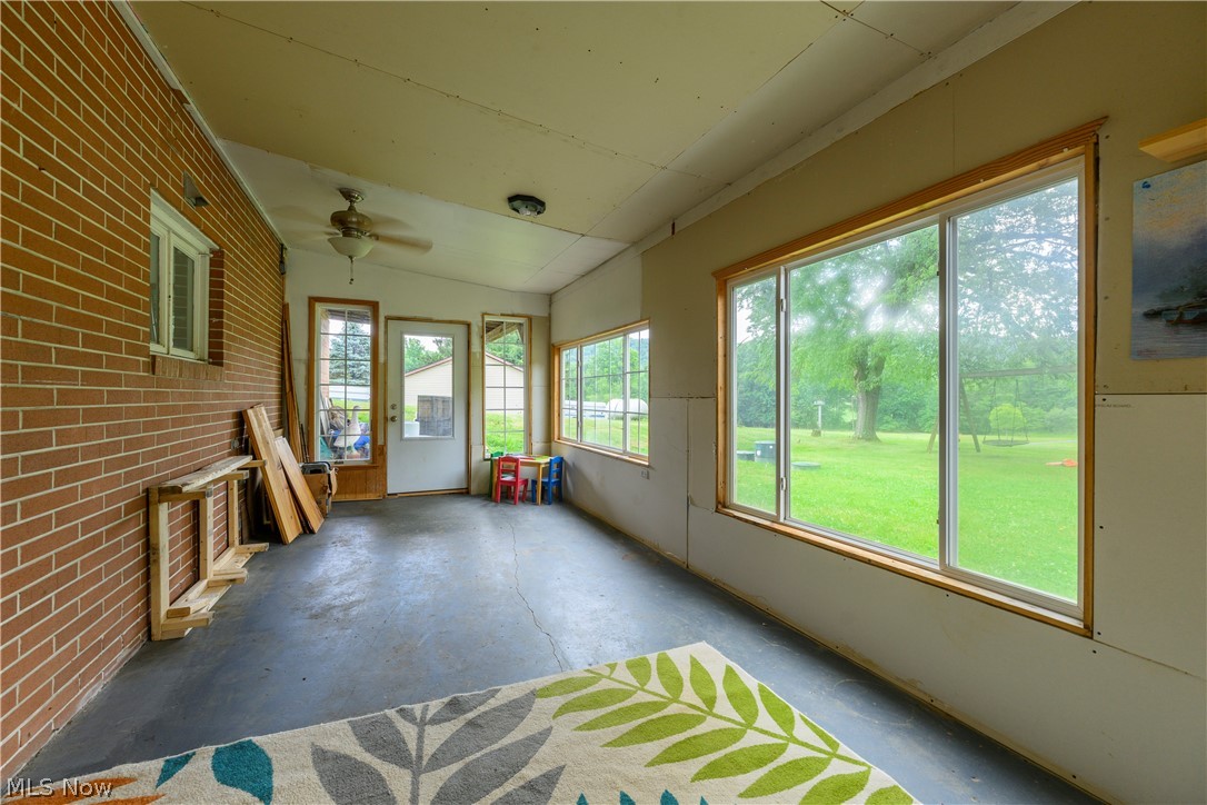 6091 Mills Drive SE Uhrichsville OH 44683